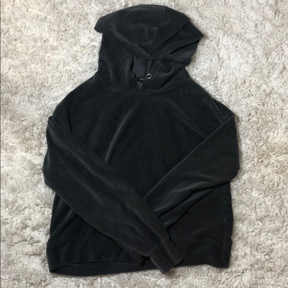 Ribbed gray sweatshirt